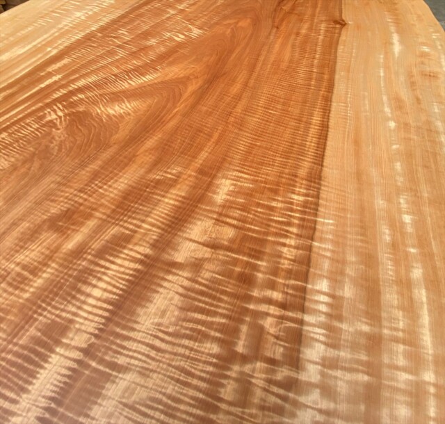 トチ/一枚板/㈱ニューウッド@徳島 トチ/一枚板/㈱ニューウッド@徳島